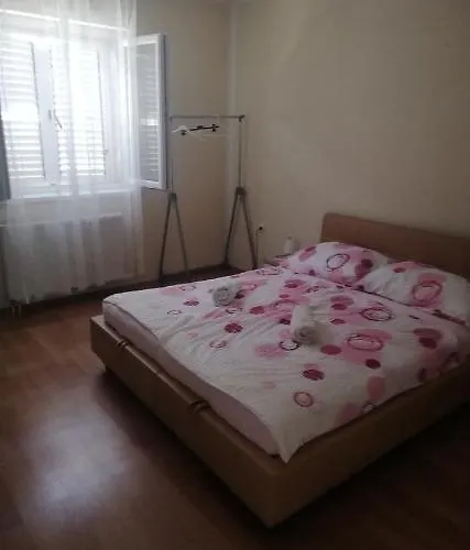 아파트 Sunset 시베니크